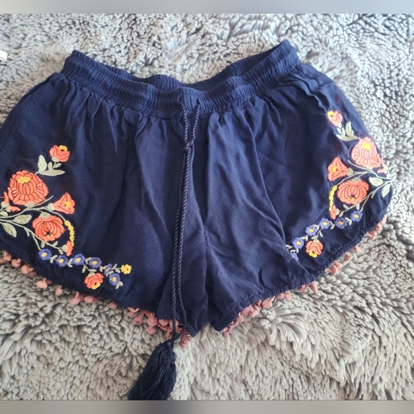 Vintage Embroidered Tassel Shorts - Picture 1 of 5